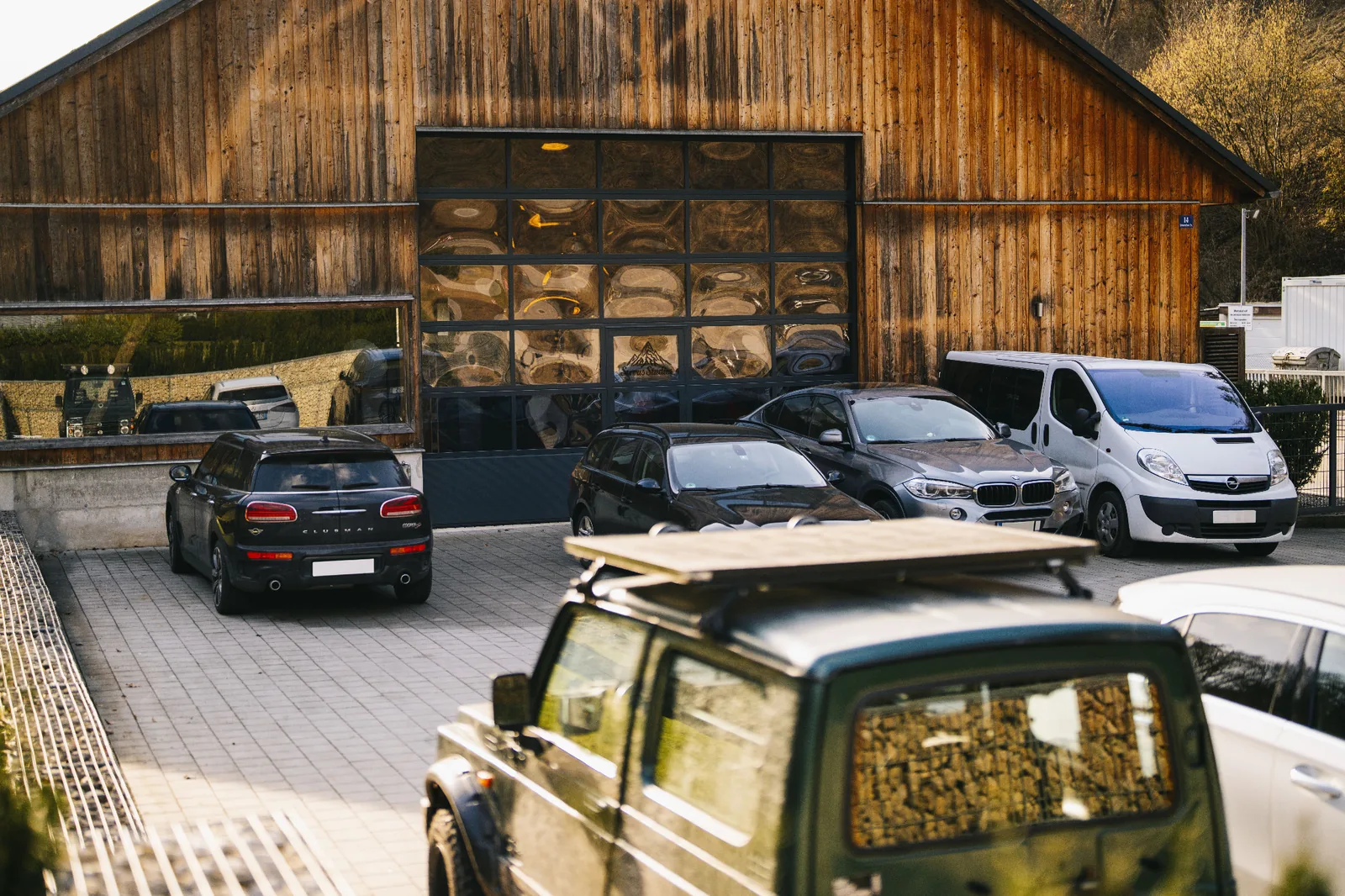 Parkplätze direkt vor dem Studio